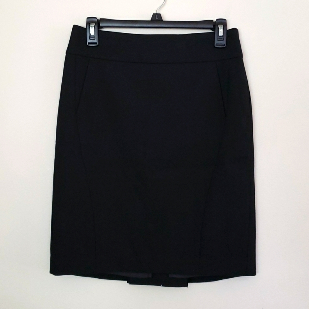 Ann Taylor loft black career skirt, pencil skirt, women's size 4 Petite